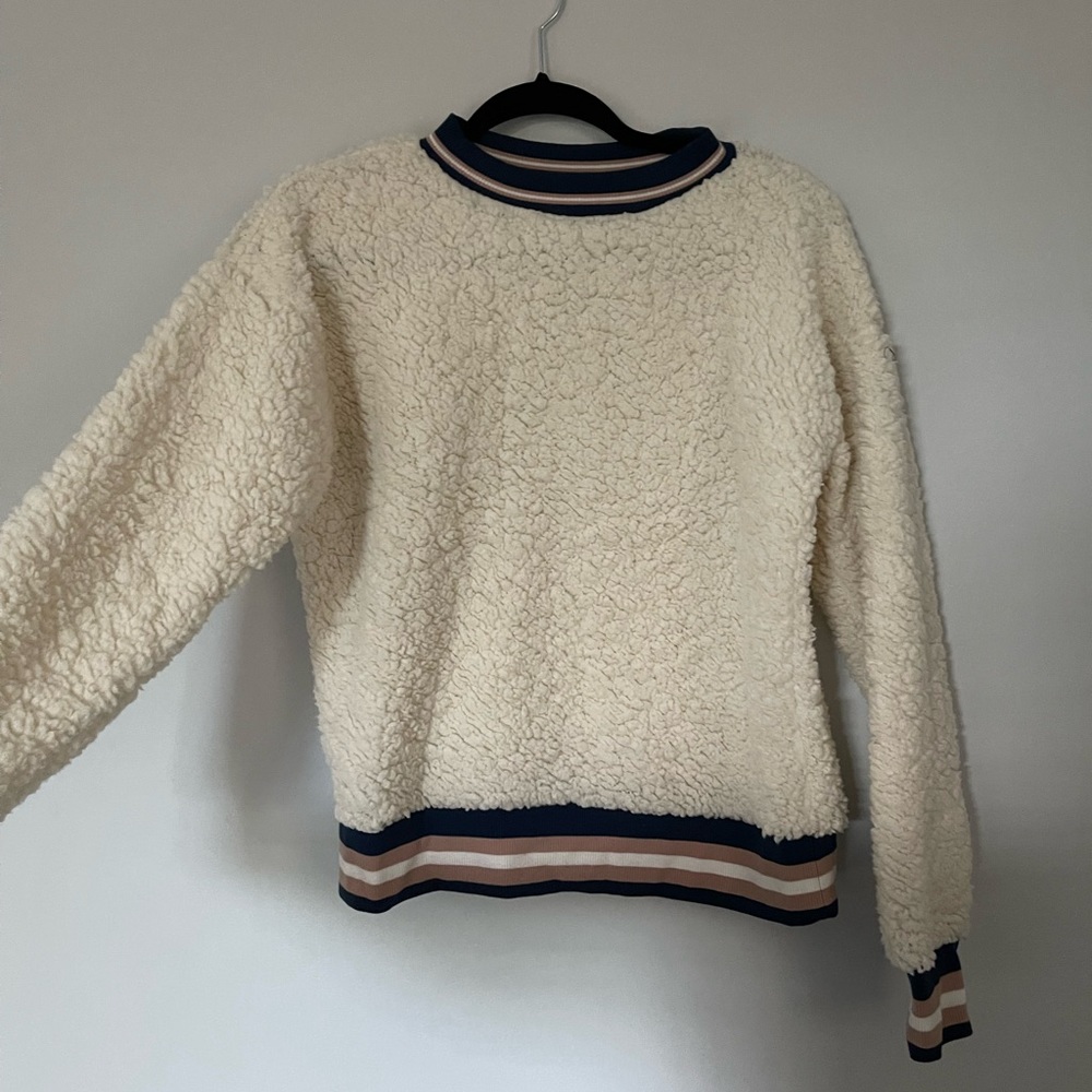 girls super soft crew neck